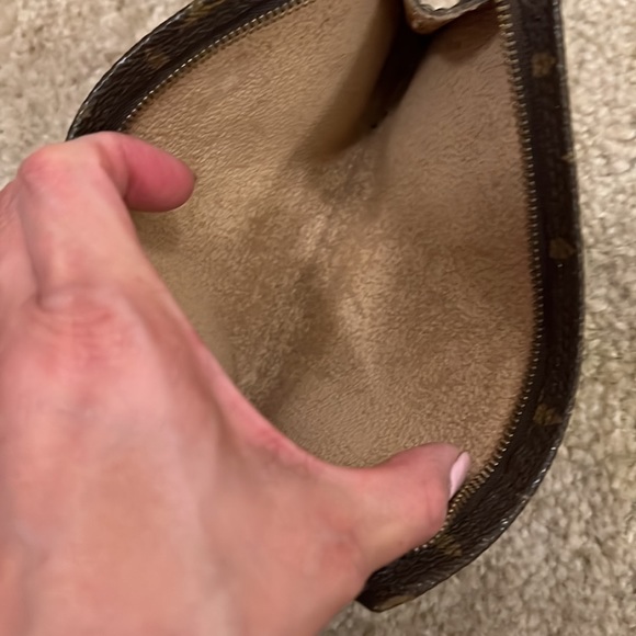 Sold✅Louis Vuitton Toiletry Pouch - Picture 9 of 11